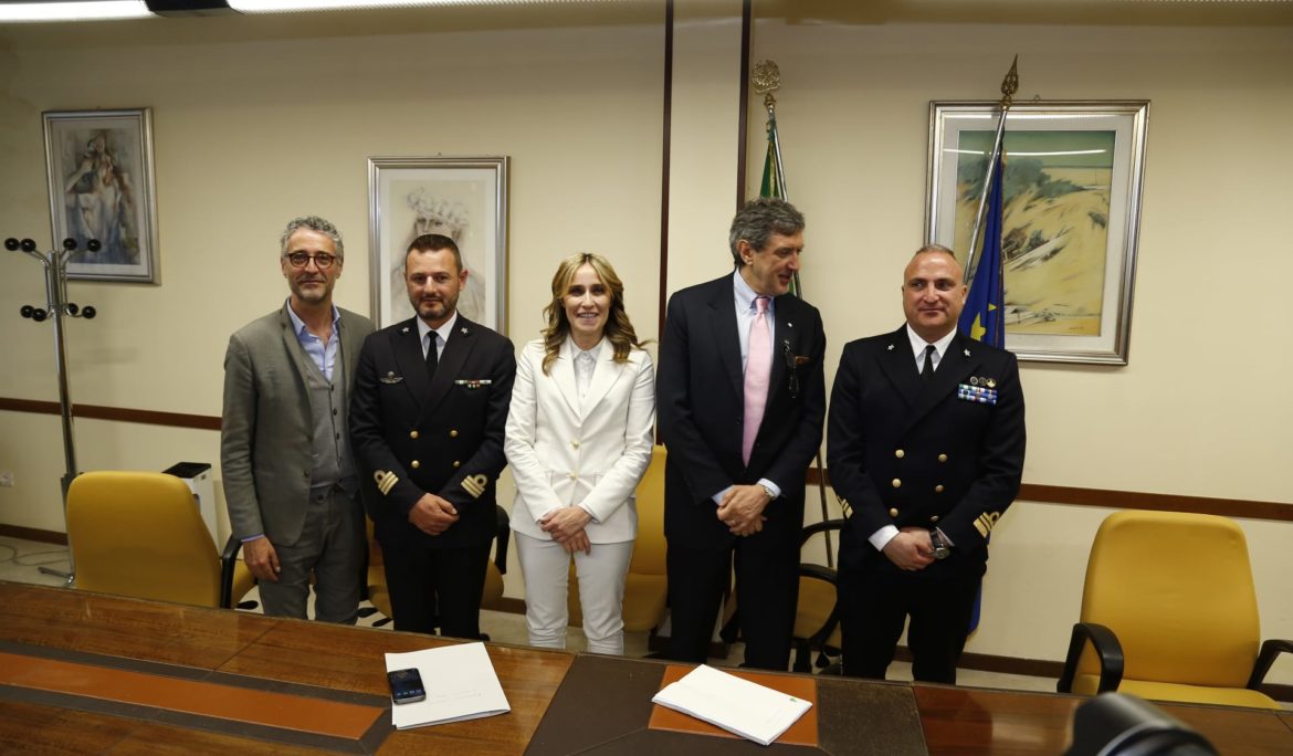 Le navi della Marina Militare a Giulianova e Roseto